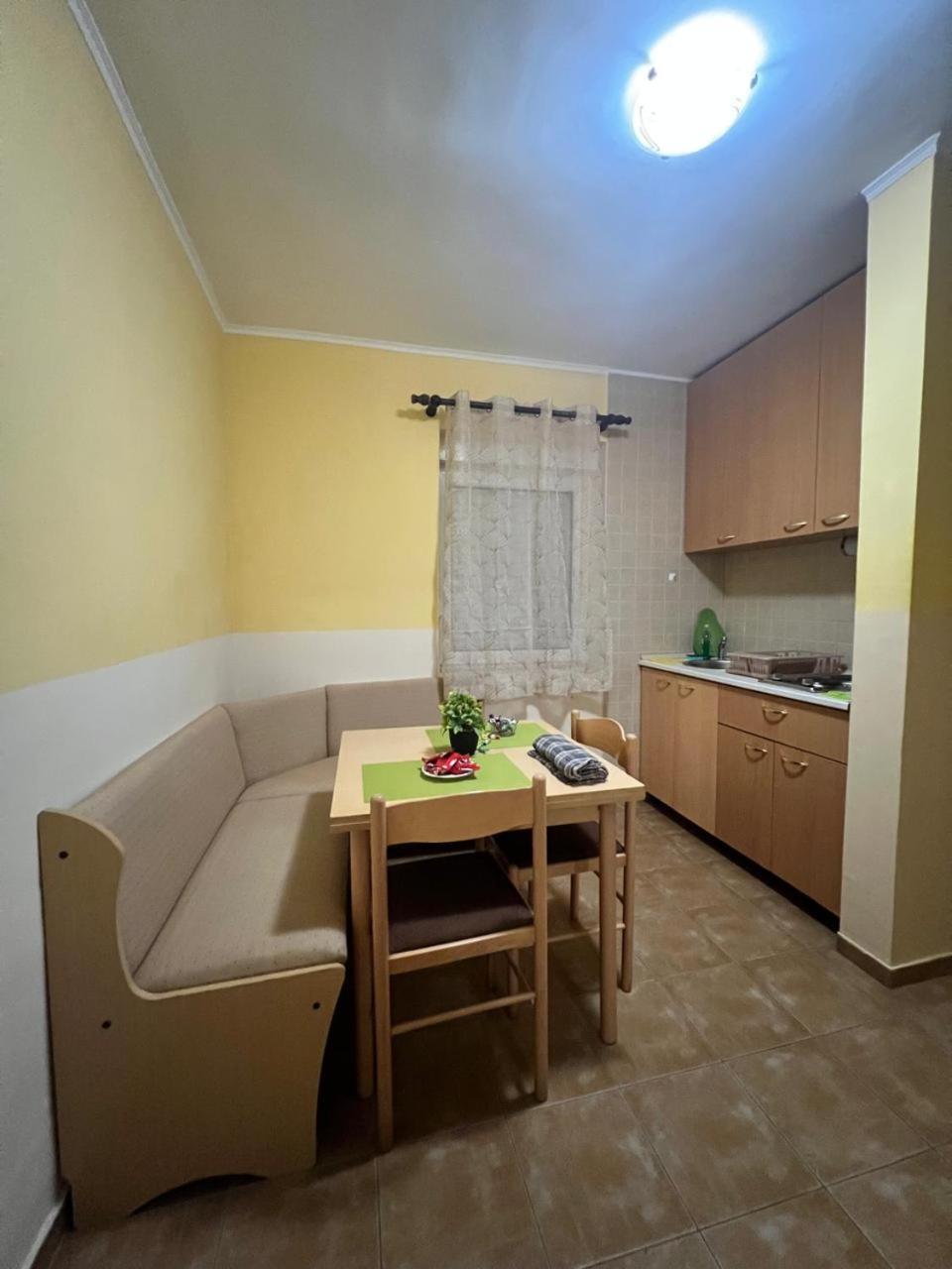 Apartments Brnjada Sutomore Rom bilde