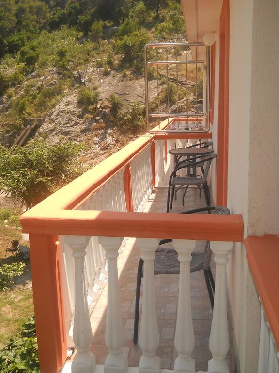 Apartments Brnjada Sutomore Rom bilde